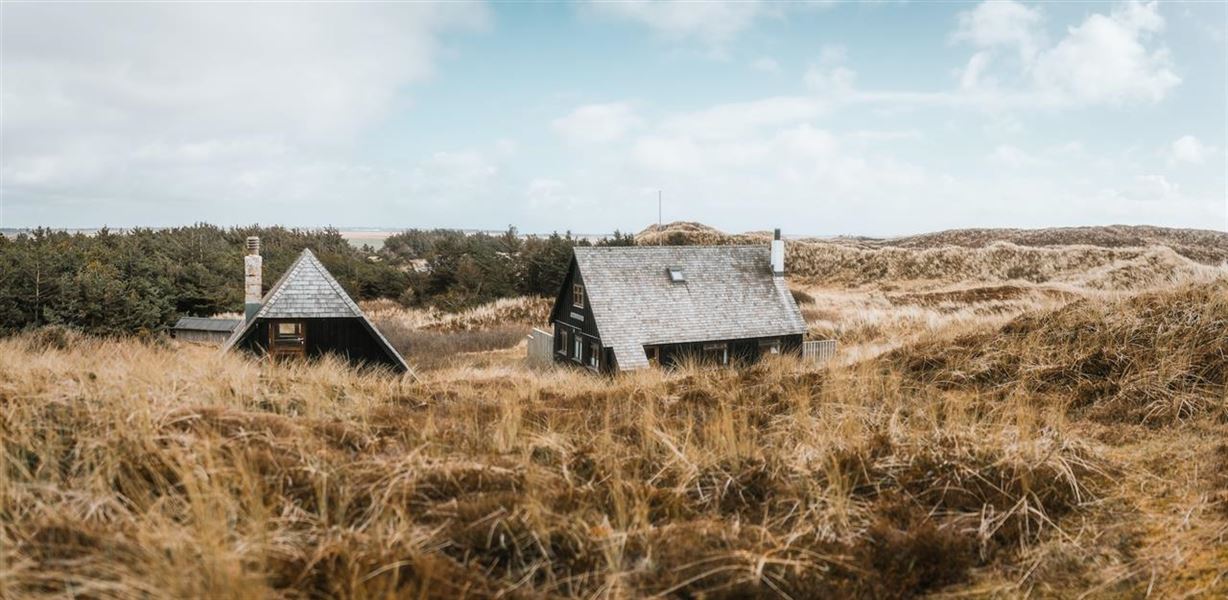 Et sommerhus til udlejning er for dem der ønsker at komme væk fra bylivets travlhed og travlhed.
